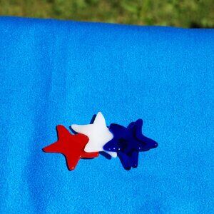 #7034 ARTISTIC RENDITION RED, WHITE & BLUE STAR PIN              NWOT